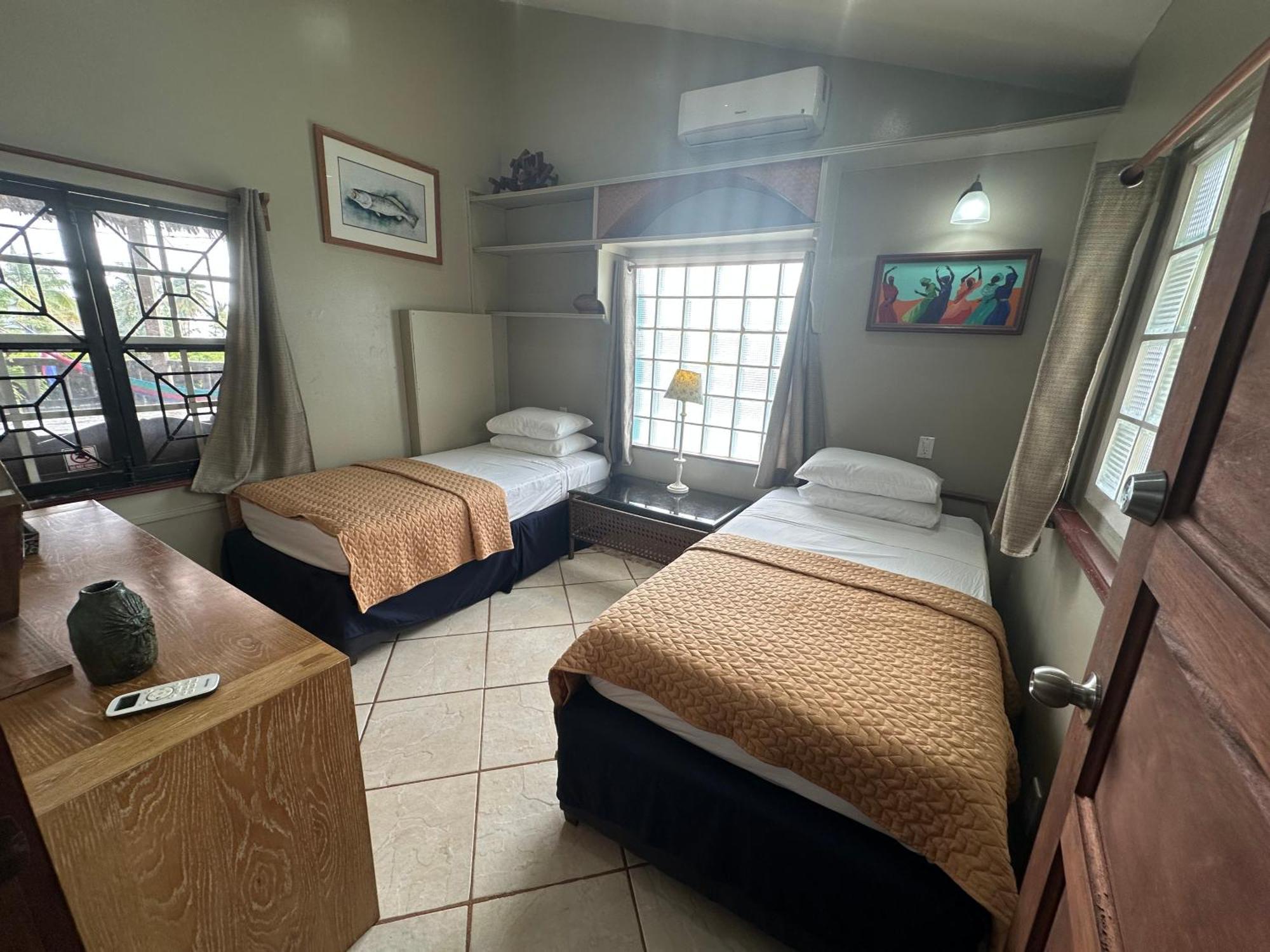 All Seasons Belize Hopkins Rom bilde